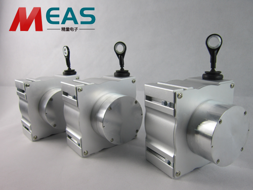 拉線式位移編碼器如何實(shí)現(xiàn)拉頭萬向旋轉(zhuǎn)